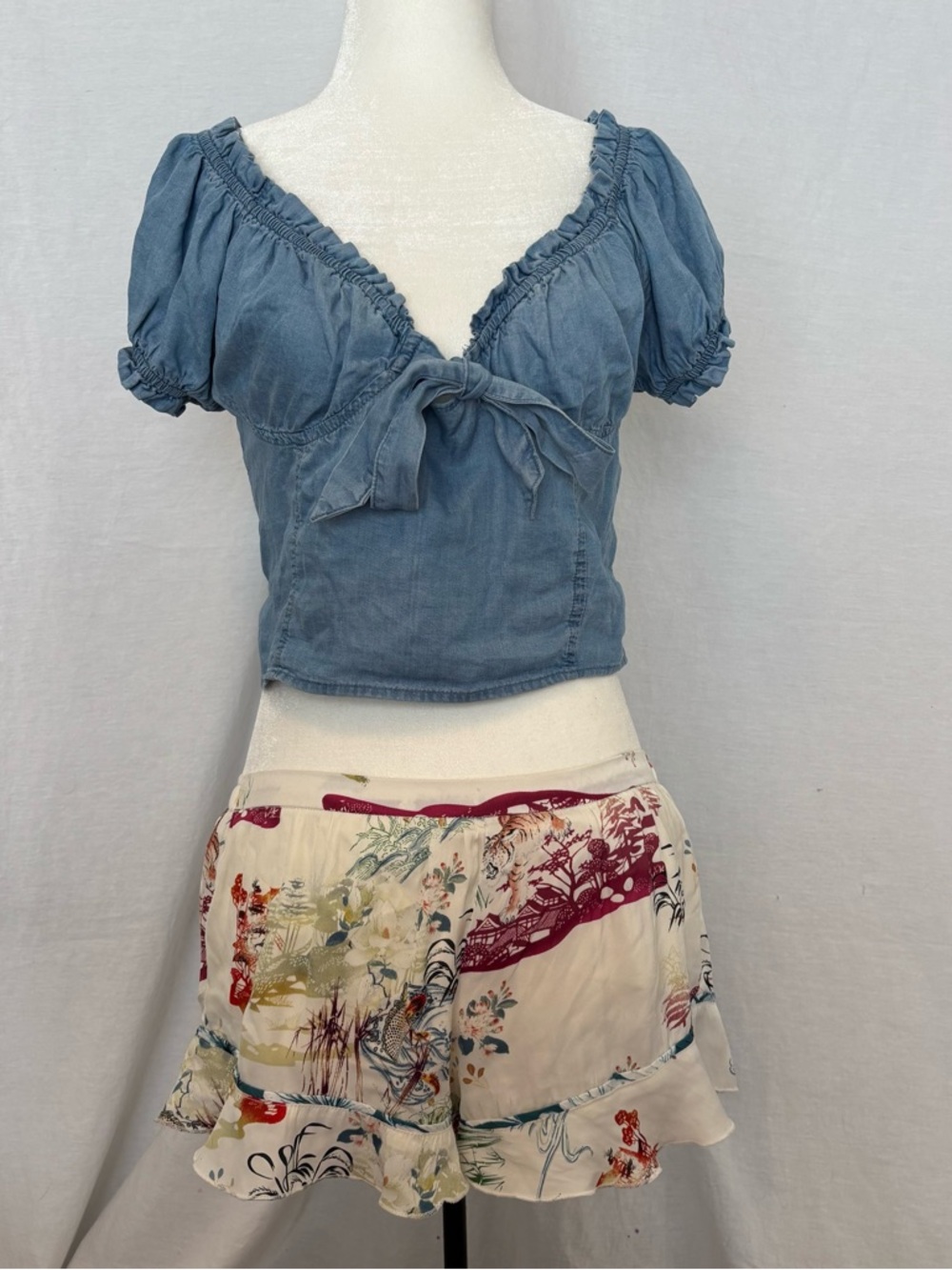 Ivory Floral & Tiger Print Ruffle-Hem Skort - Picture 3 of 11